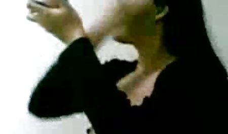 دو دختر روسی روی فیلم های سکسی دختر با دختر میز رابطه جنسی دارند