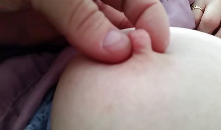 مادربزرگ با یک مادر از پدربزرگ دلجویی کرد و به خودش فیلم های سکسی دختر با دختر اجازه داد لعنتی کند