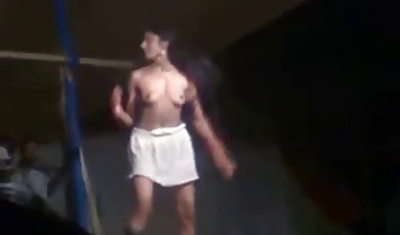 جوجه در جوراب ساق بلند توپ را به خروس دانلود فیلم سکسی پاره کردن پرده دختر می کند