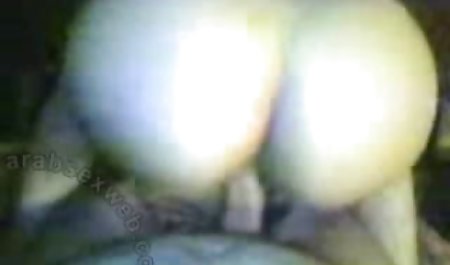 شلخته در جوراب ساق بلند فیلم سکسی دخترهای جوان احساس می کند دیک در الاغ